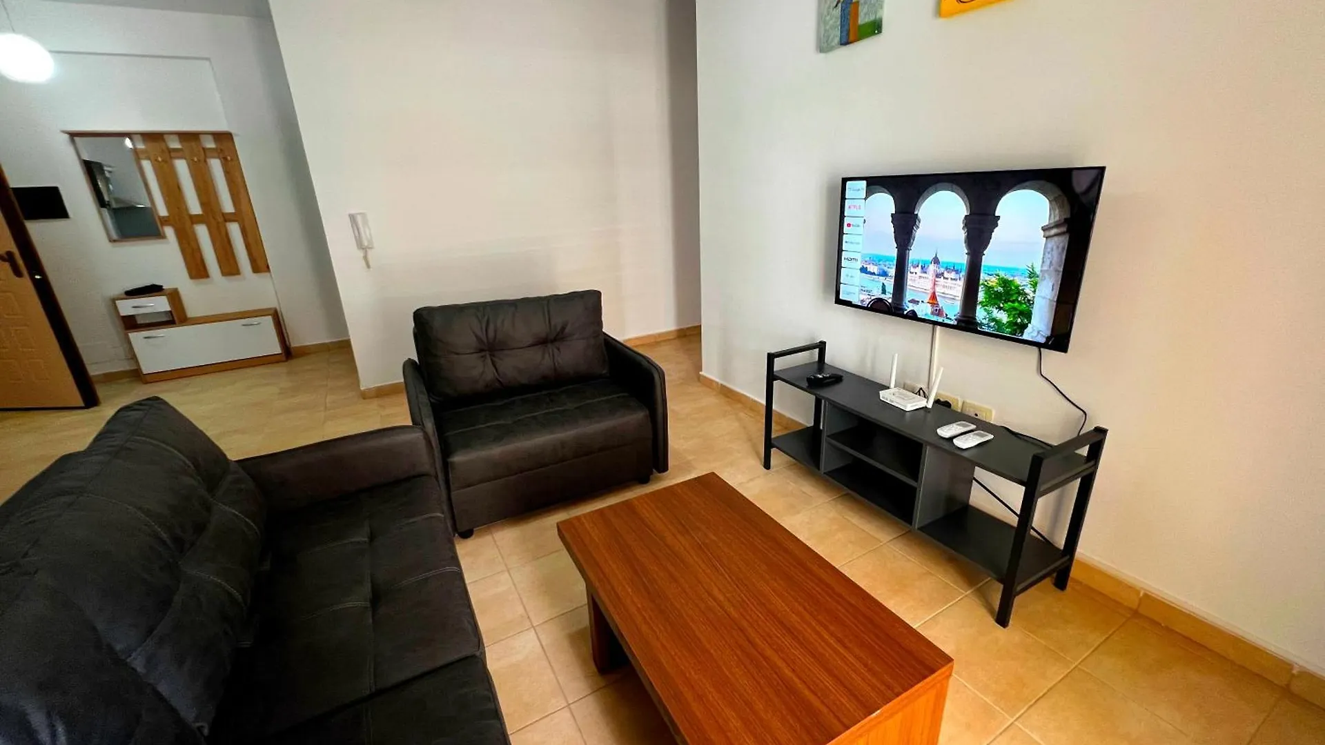 Emigres Apartments Vlorë 0*,  Albanien