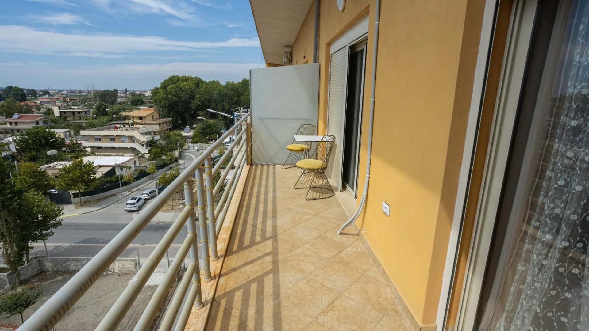 Emigres Apartments Vlorë 0*,