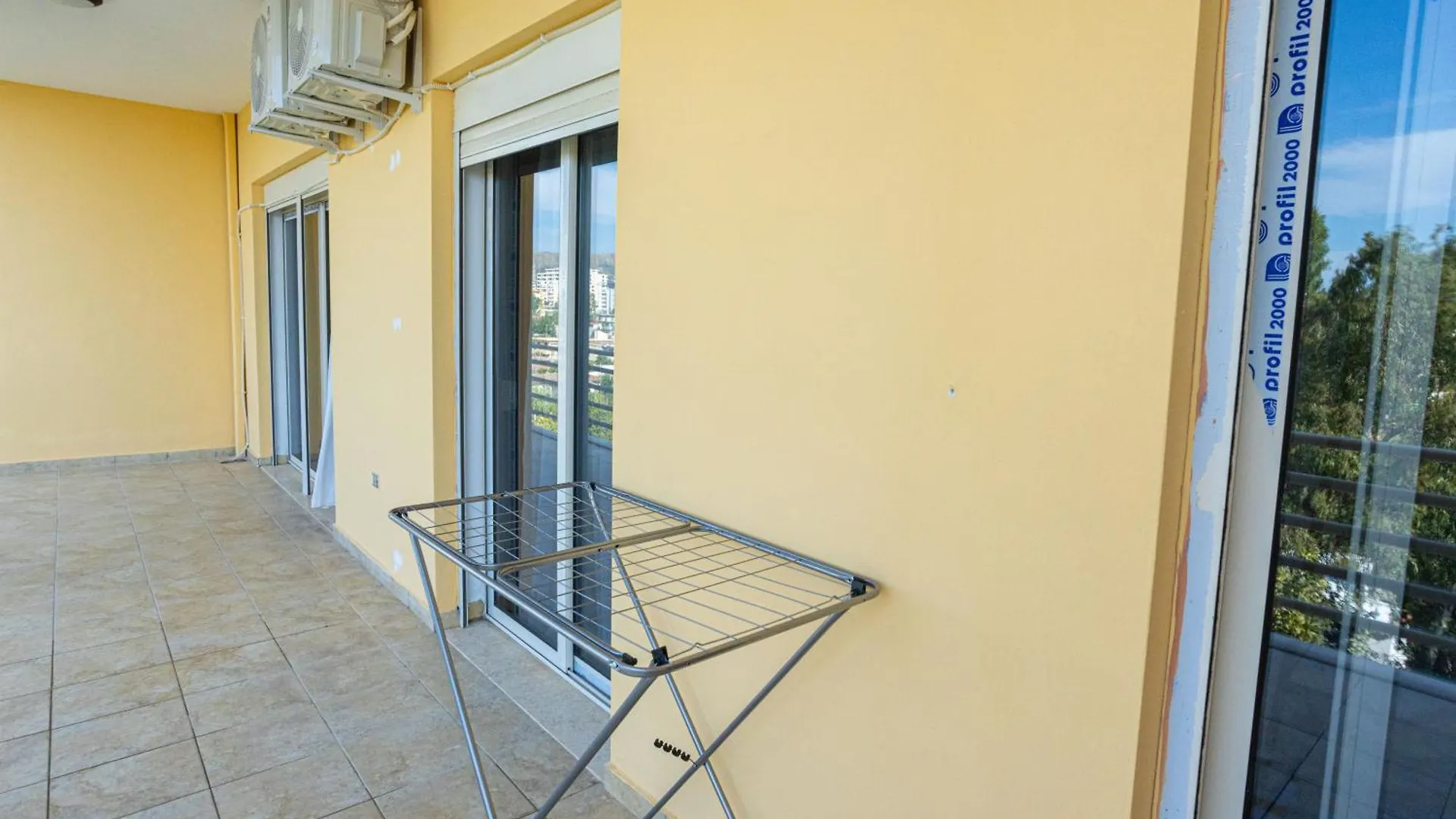 Emigres Apartments Vlorë 0*,  Albanien